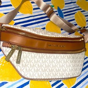 Michael Kors Fanny Pack Large and gorgeous! Long strap for men or women.